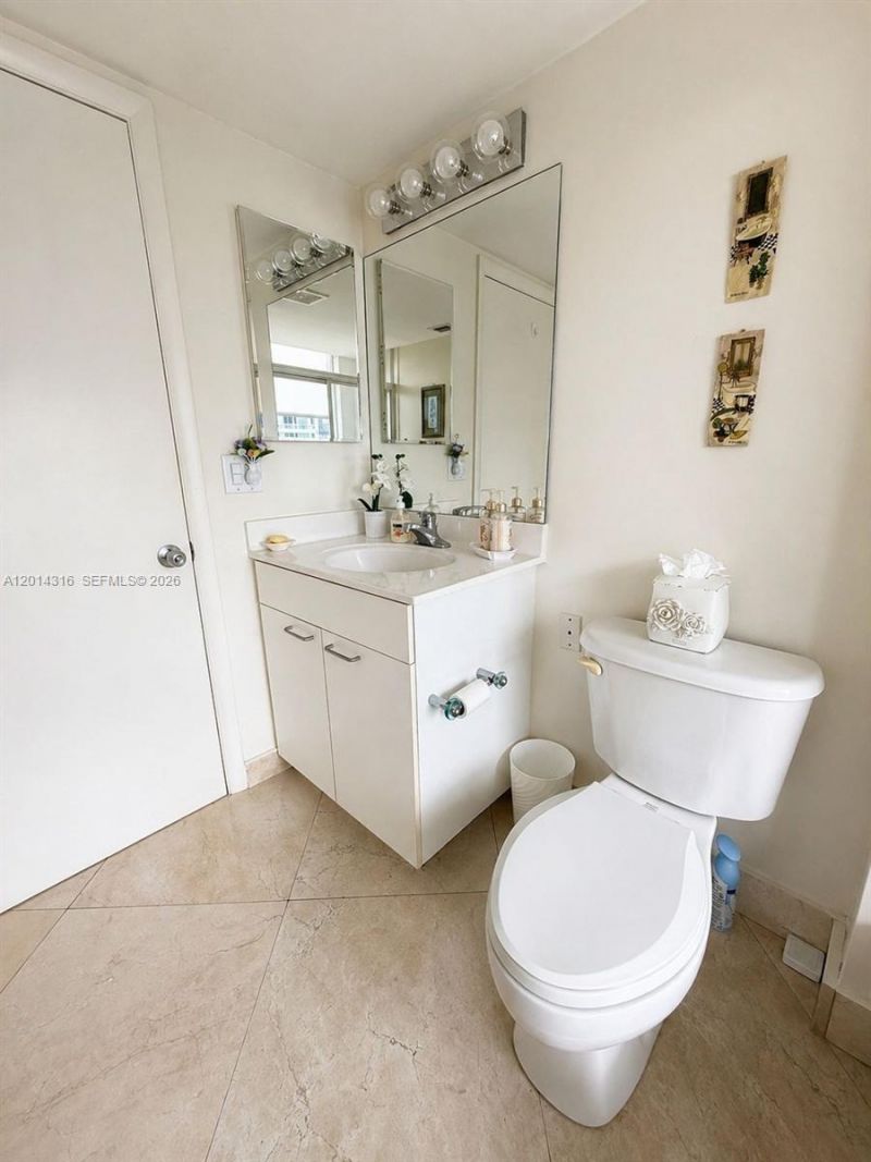 21055 Yacht Club Dr , Unit 2403, Aventura, FL 33180 Photo