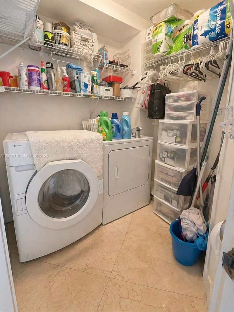 21055 Yacht Club Dr , Unit 2403, Aventura, FL 33180 Photo
