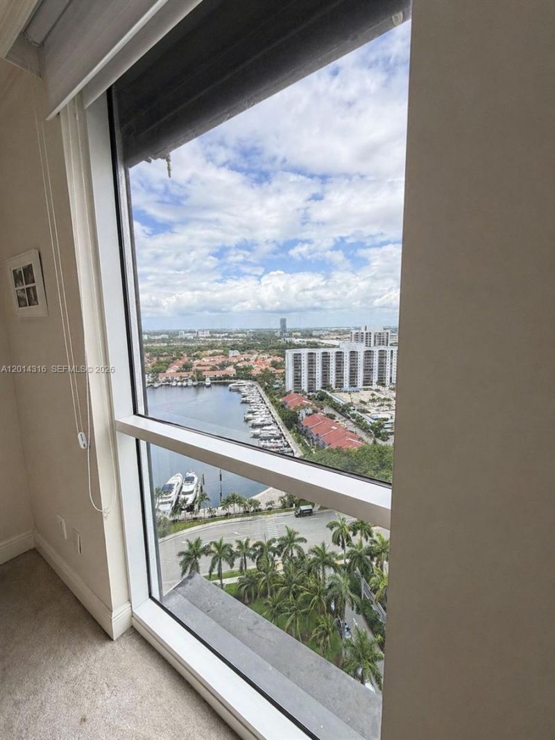 21055 Yacht Club Dr , Unit 2403, Aventura, FL 33180 Photo