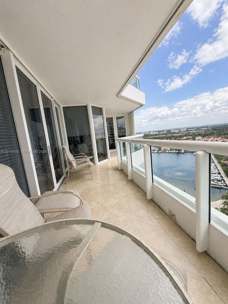 21055 Yacht Club Dr , Unit 2403, Aventura, FL 33180 Photo