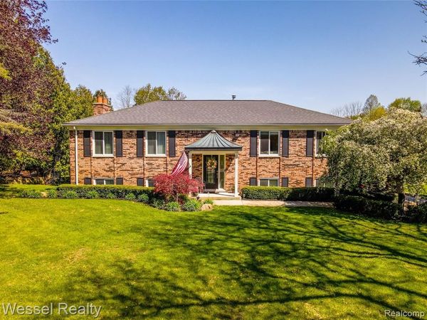 117 Coachlamp Road , Oakland Twp, MI 48306
