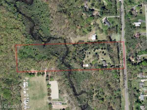 2400 Still Meadow Lane , Highland Twp, MI 48356