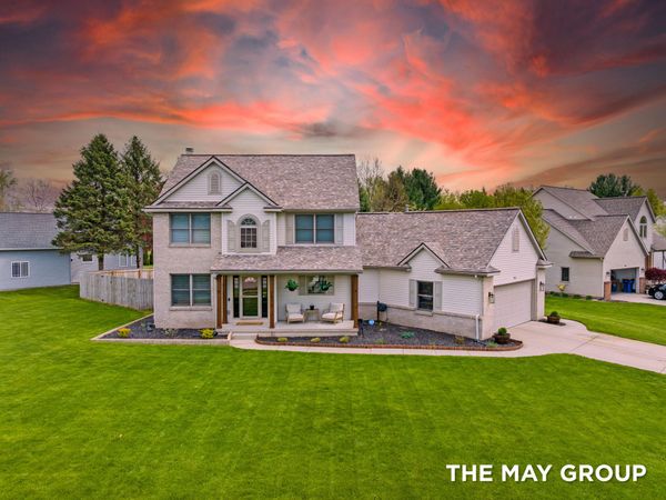 2072 Meadow Valley Court NW, Grand Rapids, MI 49504