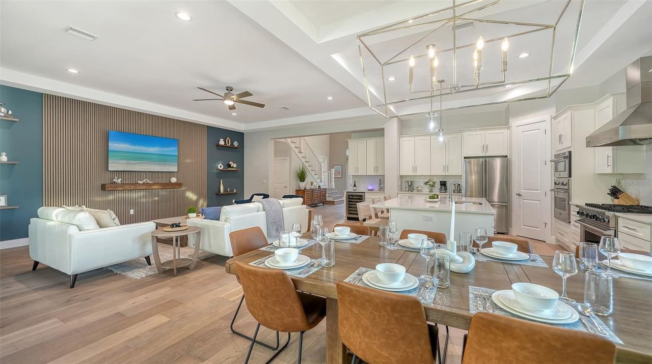 1537 Siesta Drive , Sarasota, FL 34239 Photo