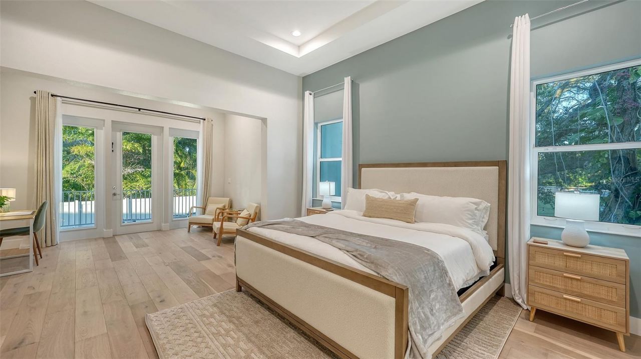 1537 Siesta Drive , Sarasota, FL 34239 Photo