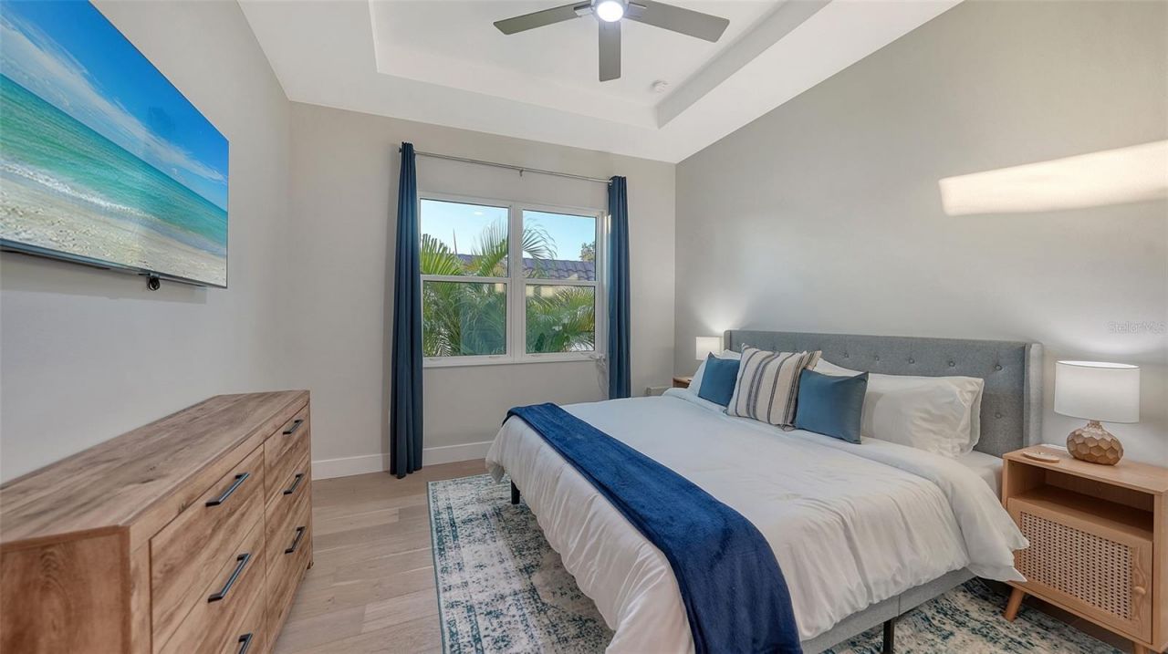 1537 Siesta Drive , Sarasota, FL 34239 Photo