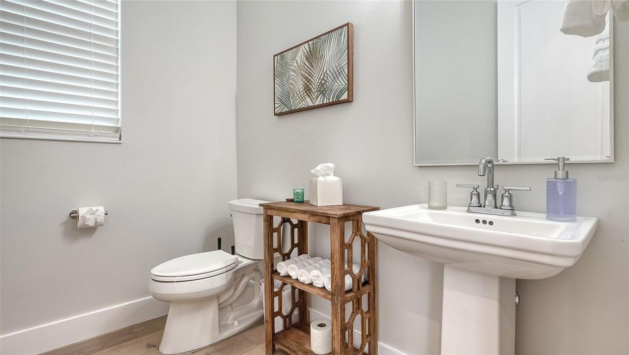 1537 Siesta Drive , Sarasota, FL 34239 Photo