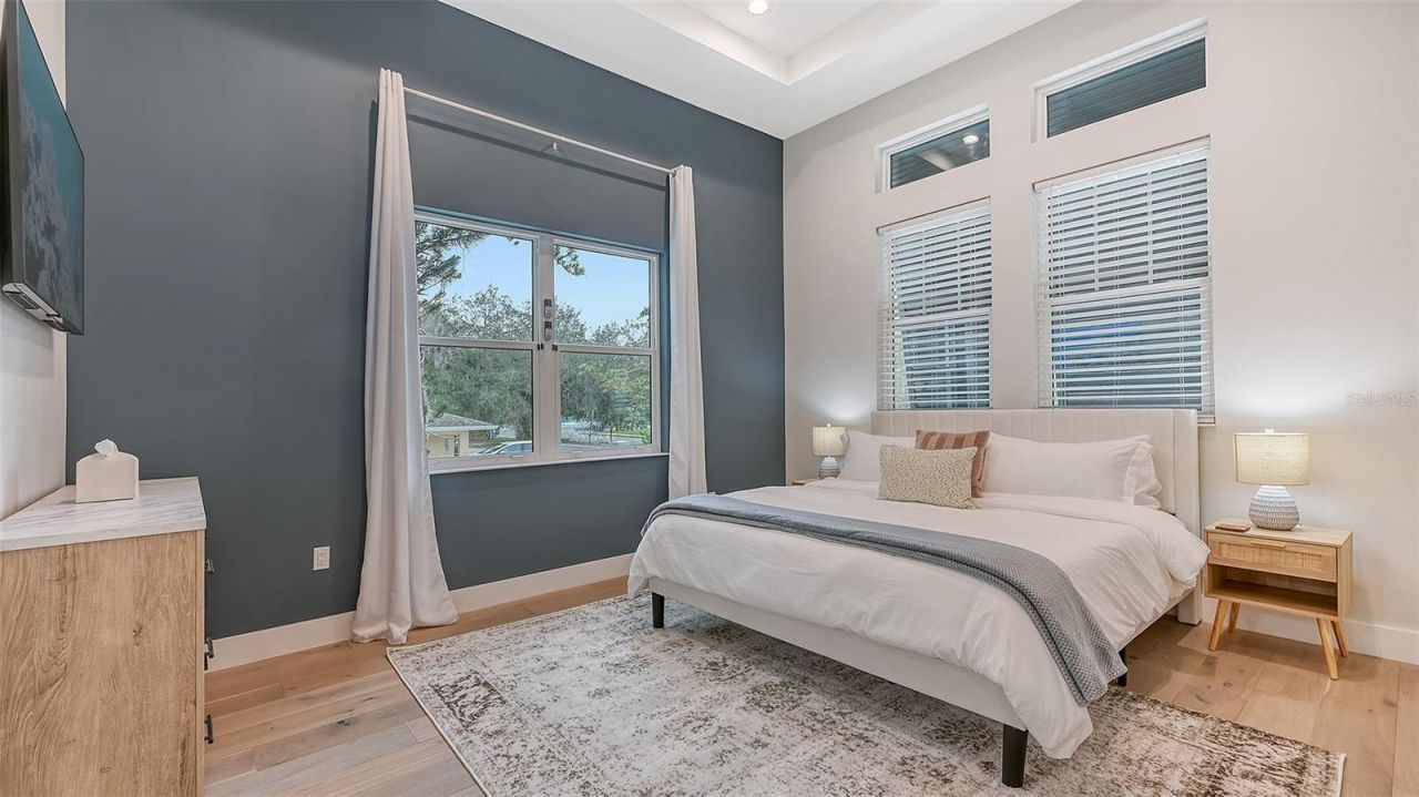 1537 Siesta Drive , Sarasota, FL 34239 Photo