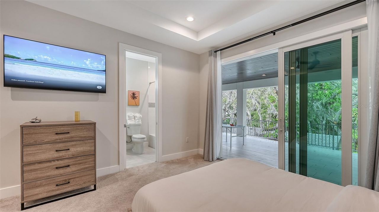 1537 Siesta Drive , Sarasota, FL 34239 Photo