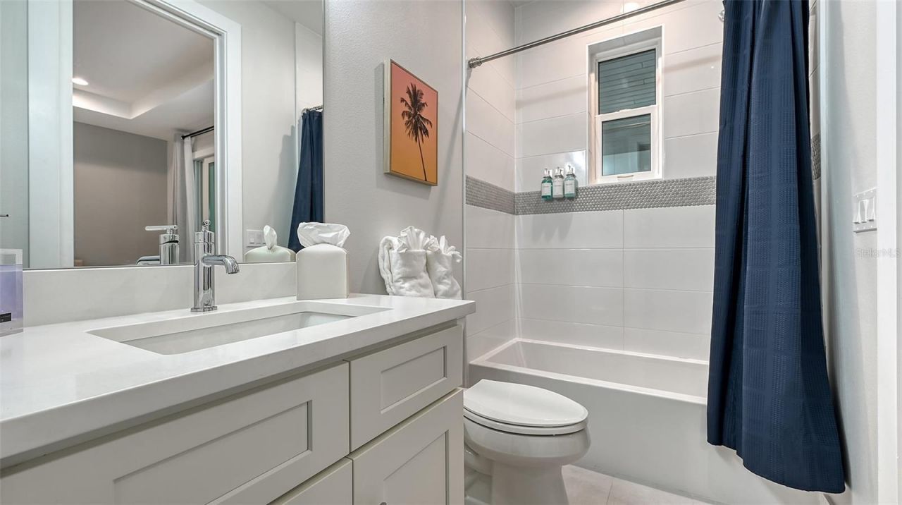 1537 Siesta Drive , Sarasota, FL 34239 Photo