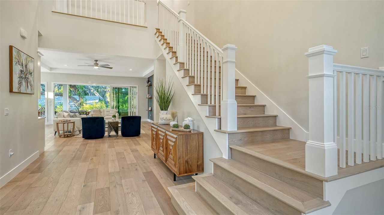 1537 Siesta Drive , Sarasota, FL 34239 Photo