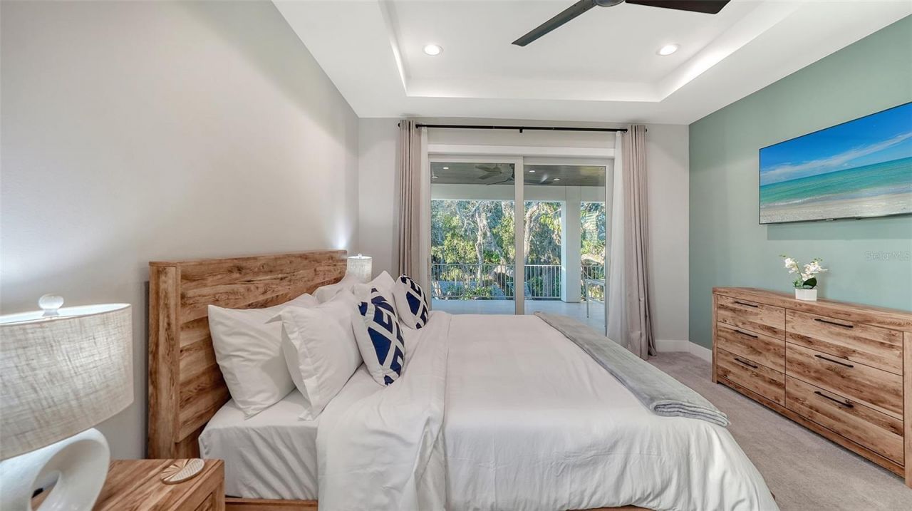 1537 Siesta Drive , Sarasota, FL 34239 Photo