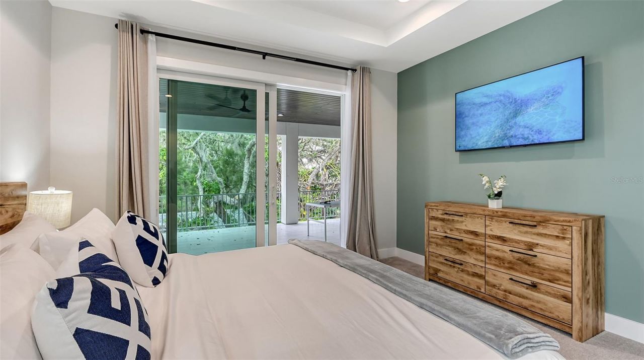 1537 Siesta Drive , Sarasota, FL 34239 Photo