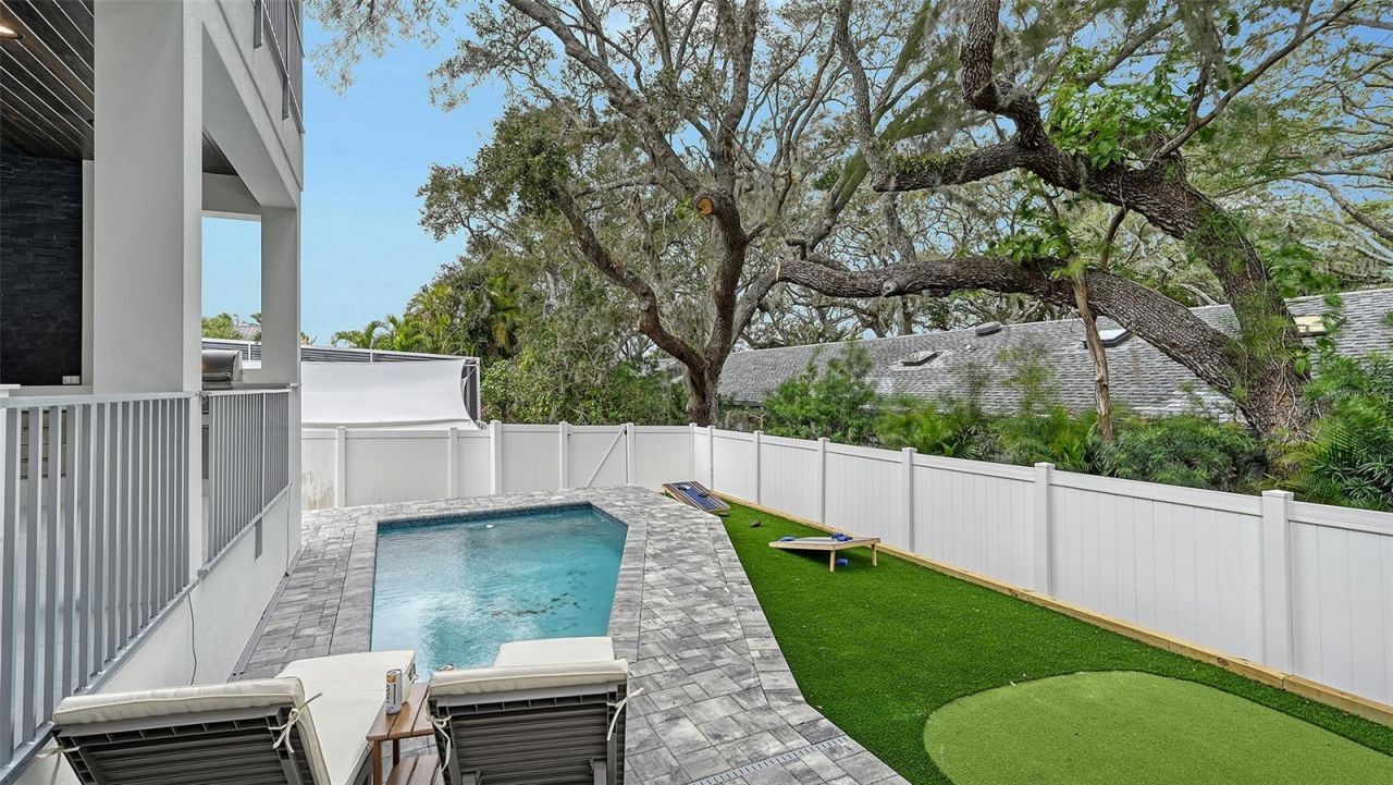 1537 Siesta Drive , Sarasota, FL 34239 Photo