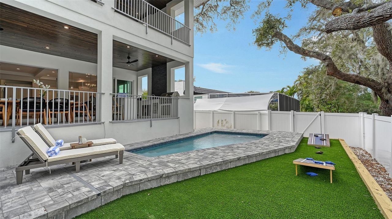 1537 Siesta Drive , Sarasota, FL 34239 Photo