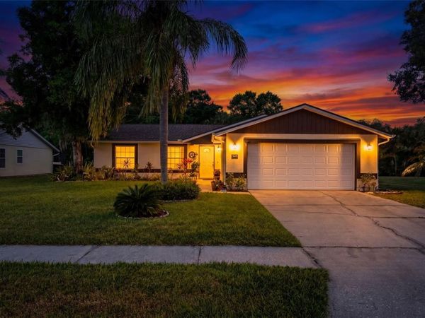 549 LONGWOOD CIRCLE , OLDSMAR, FL 34677