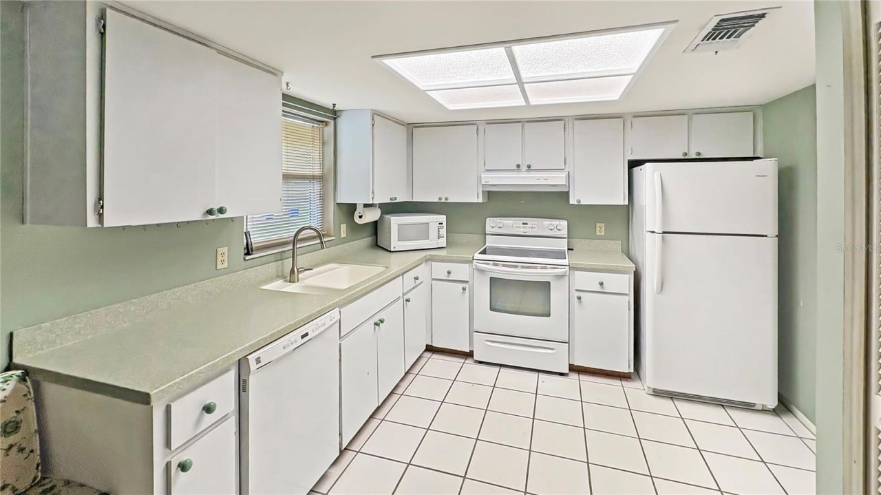 6173 Ocean Pines Lane, Spring Hill, FL 34606 Photo