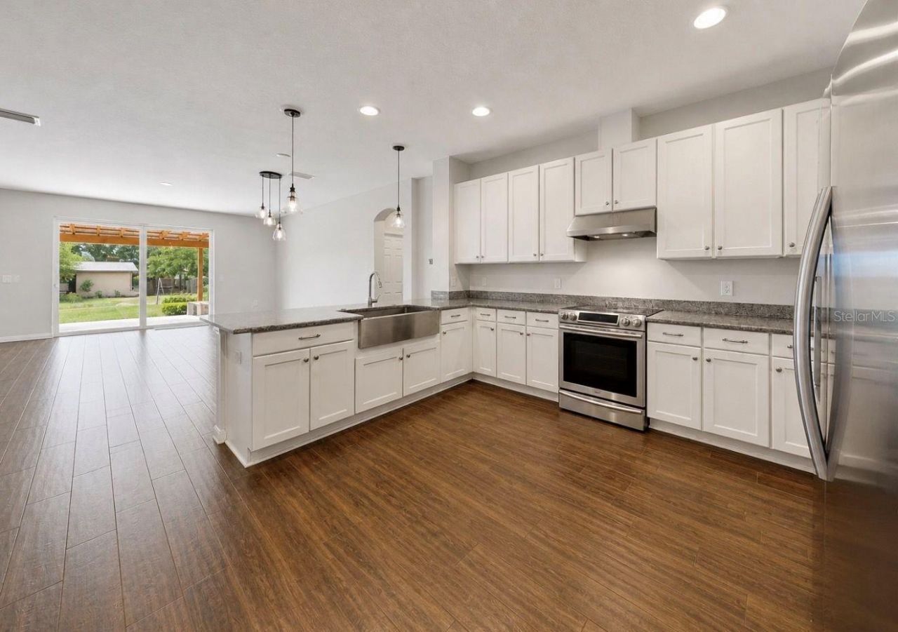 13101 Done Groven Drive, Dover, FL 33527 Photo