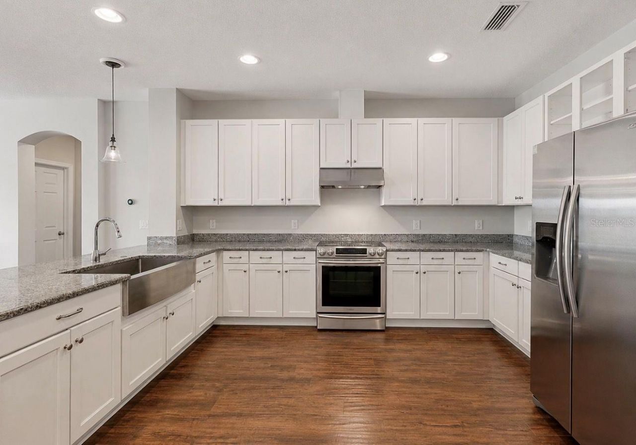 13101 Done Groven Drive, Dover, FL 33527 Photo