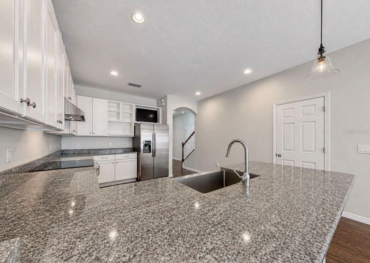 13101 Done Groven Drive, Dover, FL 33527 Photo