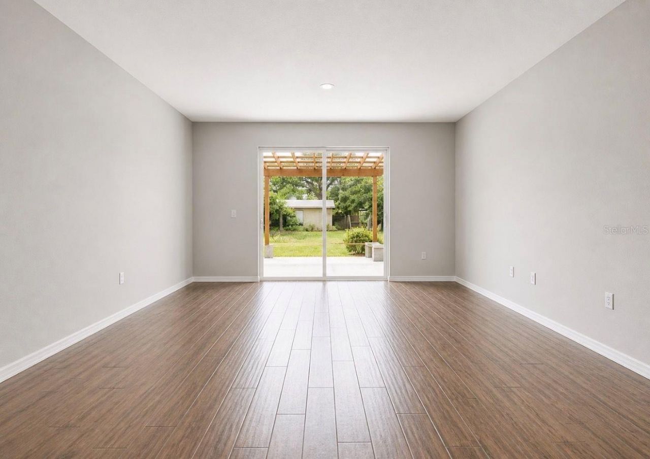 13101 Done Groven Drive, Dover, FL 33527 Photo