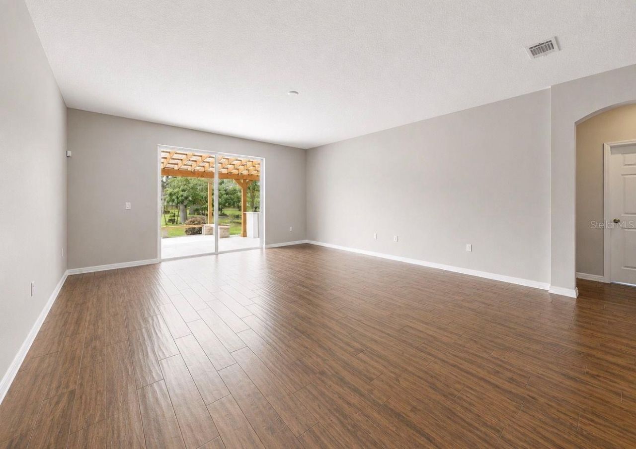 13101 Done Groven Drive, Dover, FL 33527 Photo