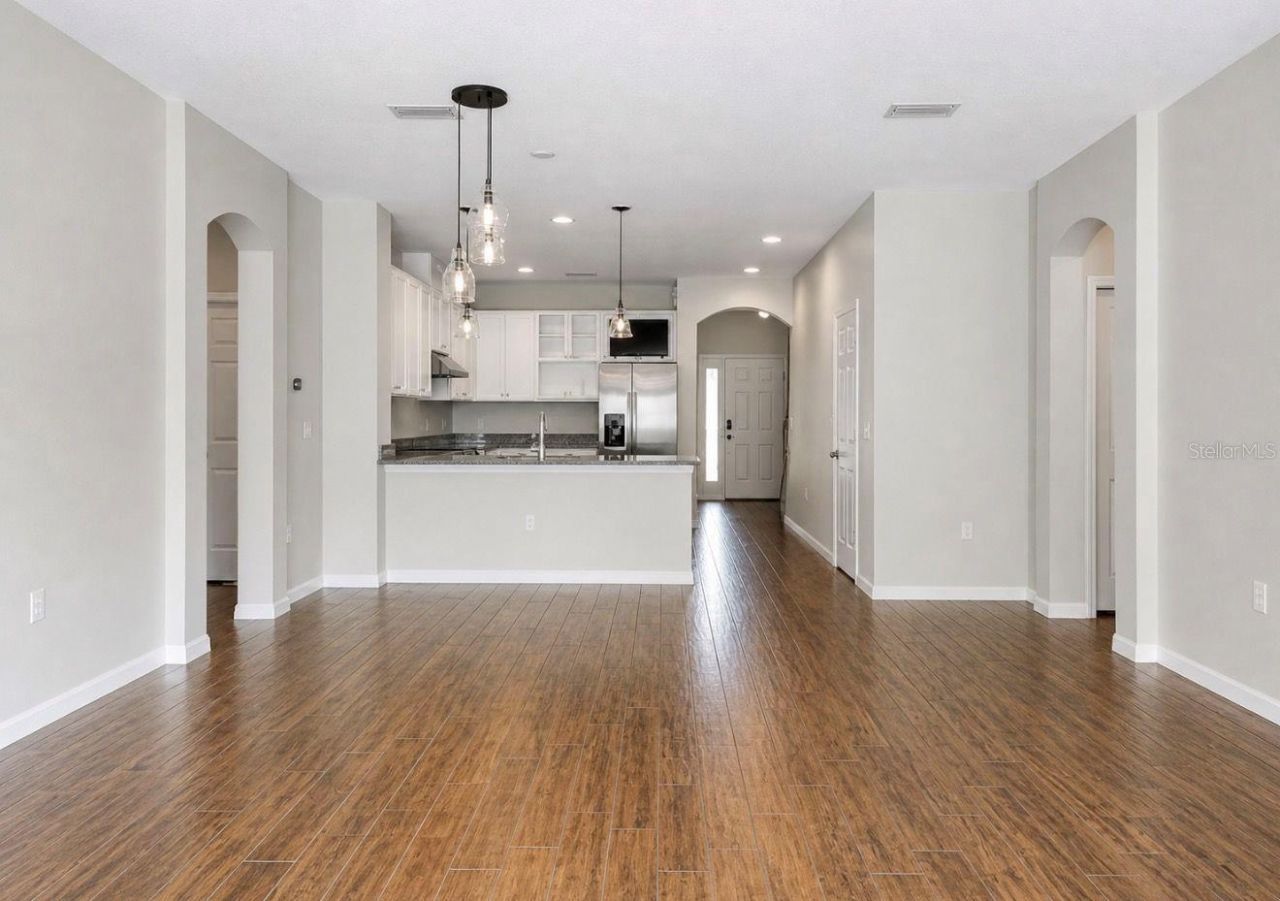 13101 Done Groven Drive, Dover, FL 33527 Photo