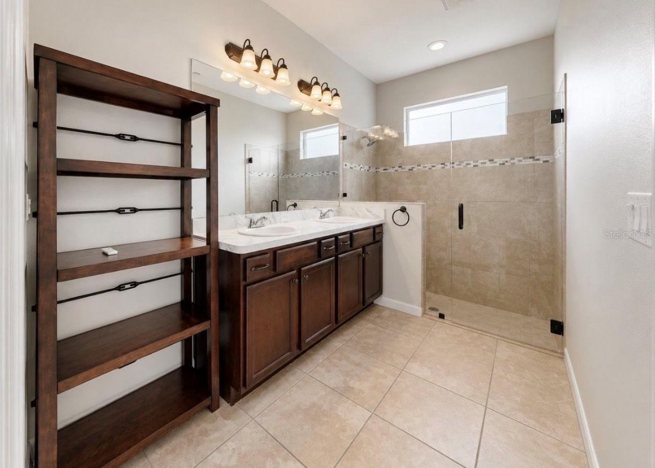 13101 Done Groven Drive, Dover, FL 33527 Photo