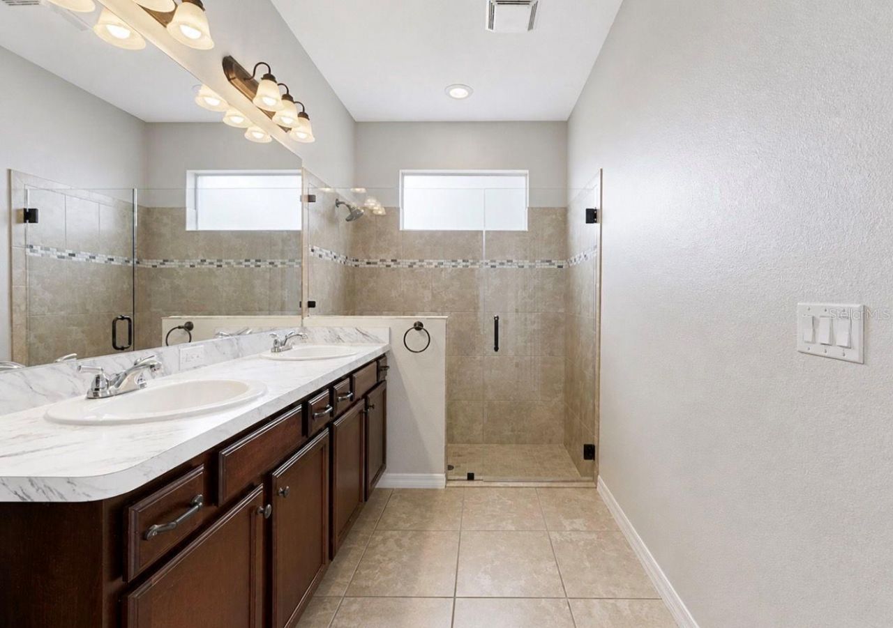 13101 Done Groven Drive, Dover, FL 33527 Photo