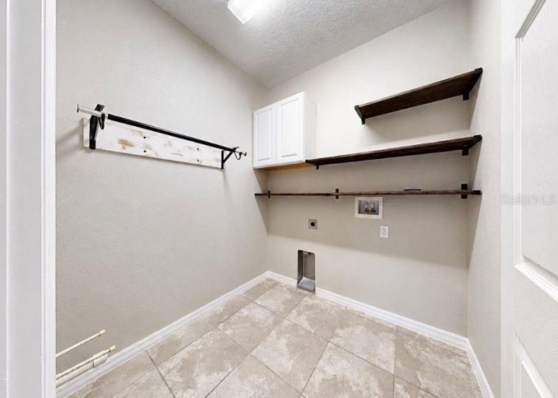 13101 Done Groven Drive, Dover, FL 33527 Photo
