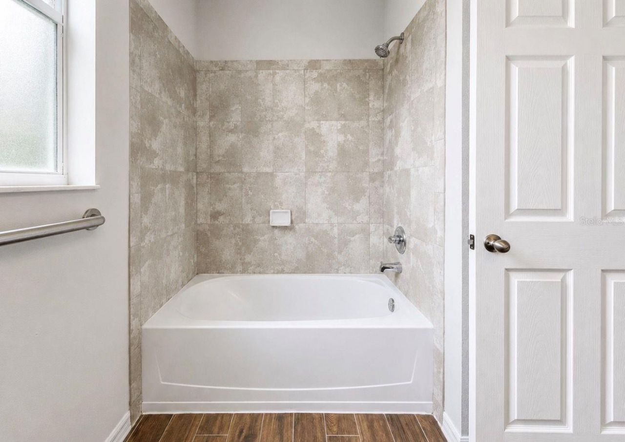 13101 Done Groven Drive, Dover, FL 33527 Photo