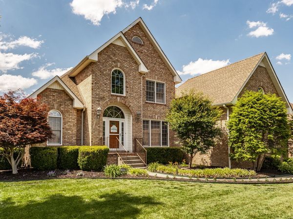 111 Highland Rdg, Hendersonville, TN 37075