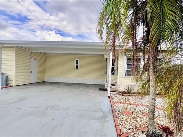 3134 Linwood DR, NORTH FORT MYERS, FL 33917