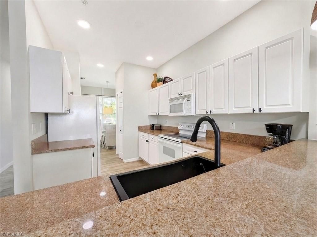 7895 Mahogany Run Ln, Unit 1422, Naples, FL 34113 Photo
