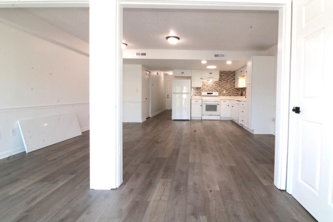 1200 Deer Creek Rd. Photo 10