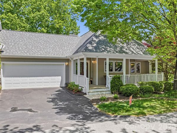 119 Carriage Walk Lane, Hendersonville, NC 28791