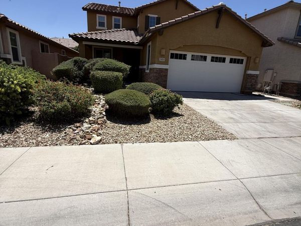 2955 E Saltsage Drive, Phoenix, AZ 85048