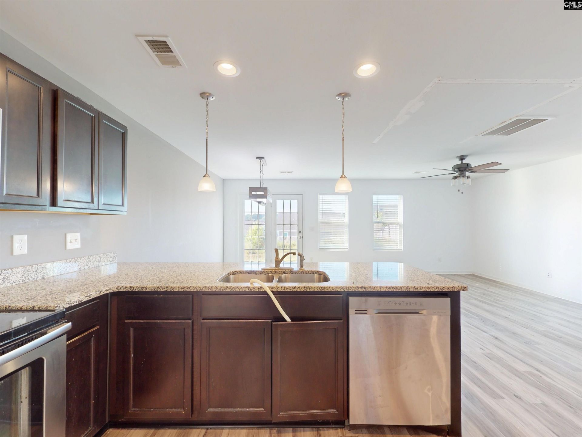 2220 S Trakand Photo 4