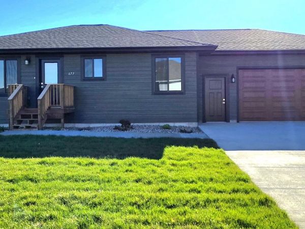  677 N Van't Haaff Dr, Corsica, SD 57328