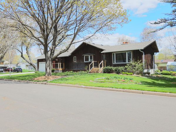 804 Valley View Drive, River Falls, WI 54022