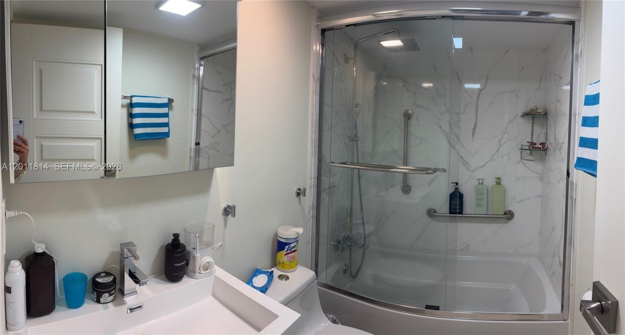 250 174th St, Unit 2004, Sunny Isles Beach, FL 33160 Photo