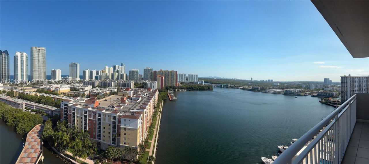 250 174th St, Unit 2004, Sunny Isles Beach, FL 33160 Photo