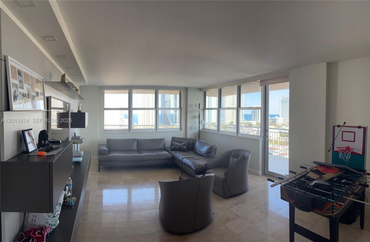 250 174th St, Unit 2004, Sunny Isles Beach, FL 33160 Photo