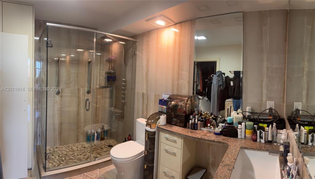 250 174th St, Unit 2004, Sunny Isles Beach, FL 33160 Photo