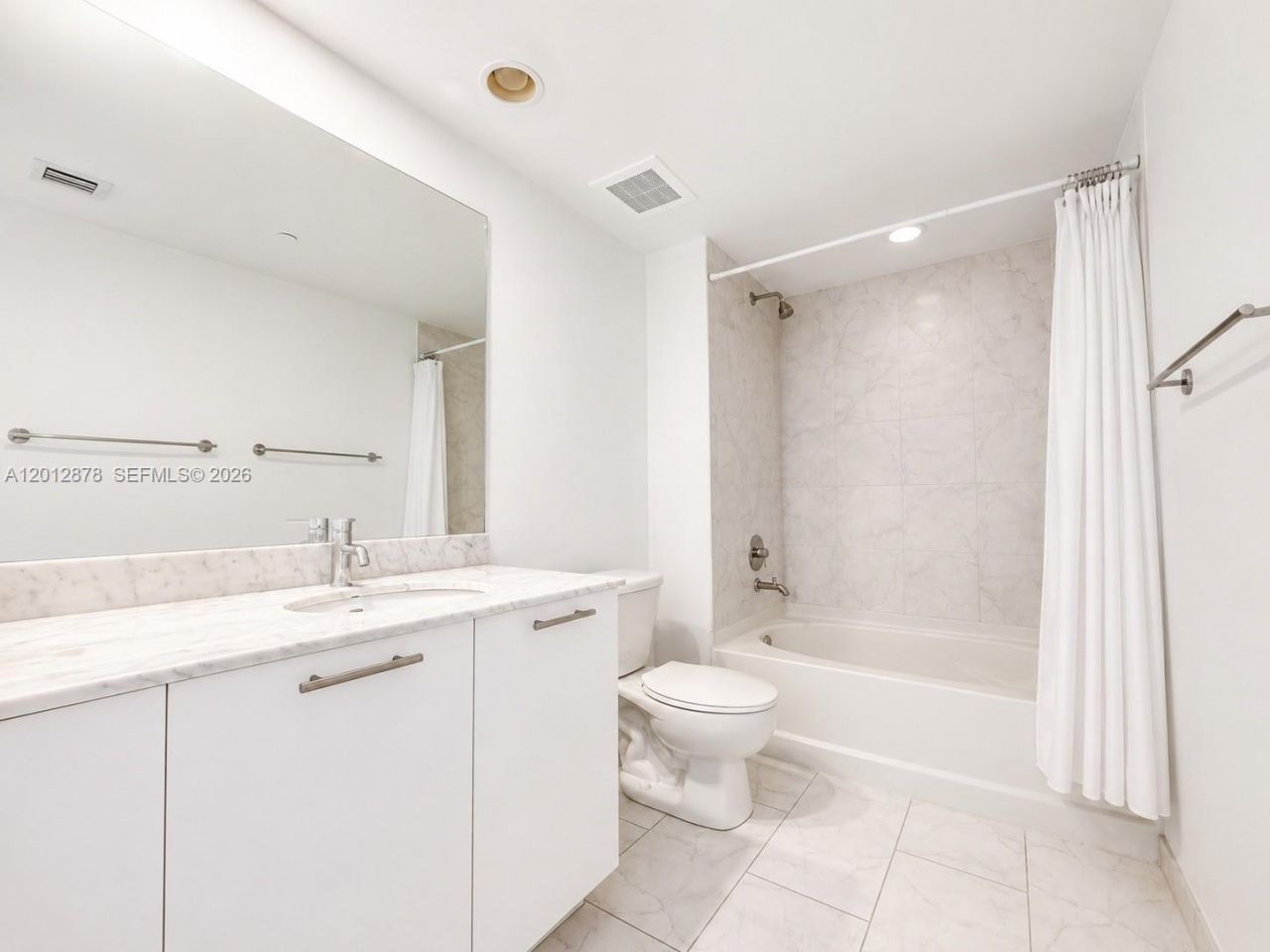 951 Brickell Ave , Unit 2208, Miami, FL 33131 Photo