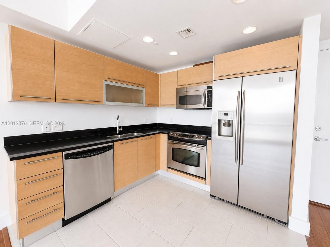 951 Brickell Ave , Unit 2208, Miami, FL 33131 Photo