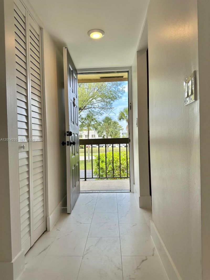21911 Lake Forest Cir , Unit 202, Boca Raton, FL 33433 Photo