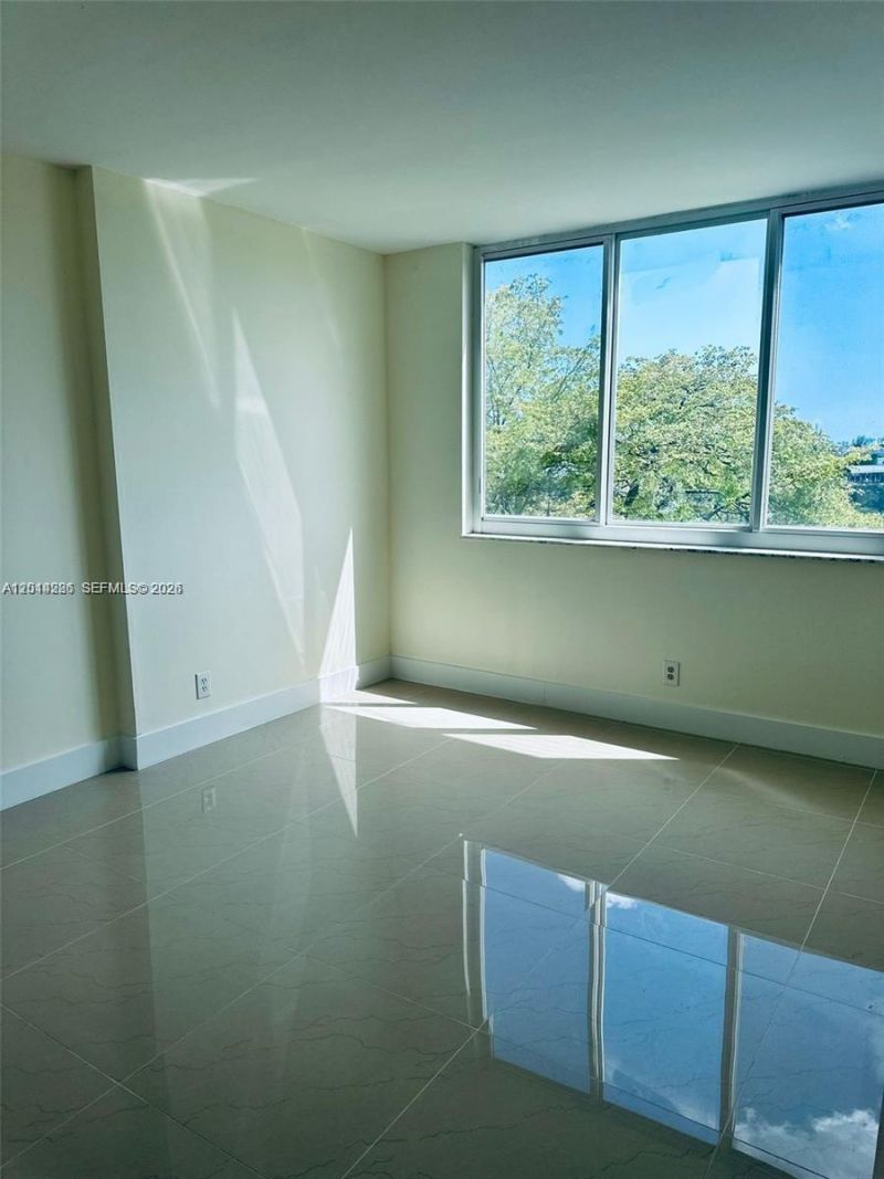 4200 Hillcrest Dr , Unit 503, Hollywood, FL 33021 Photo