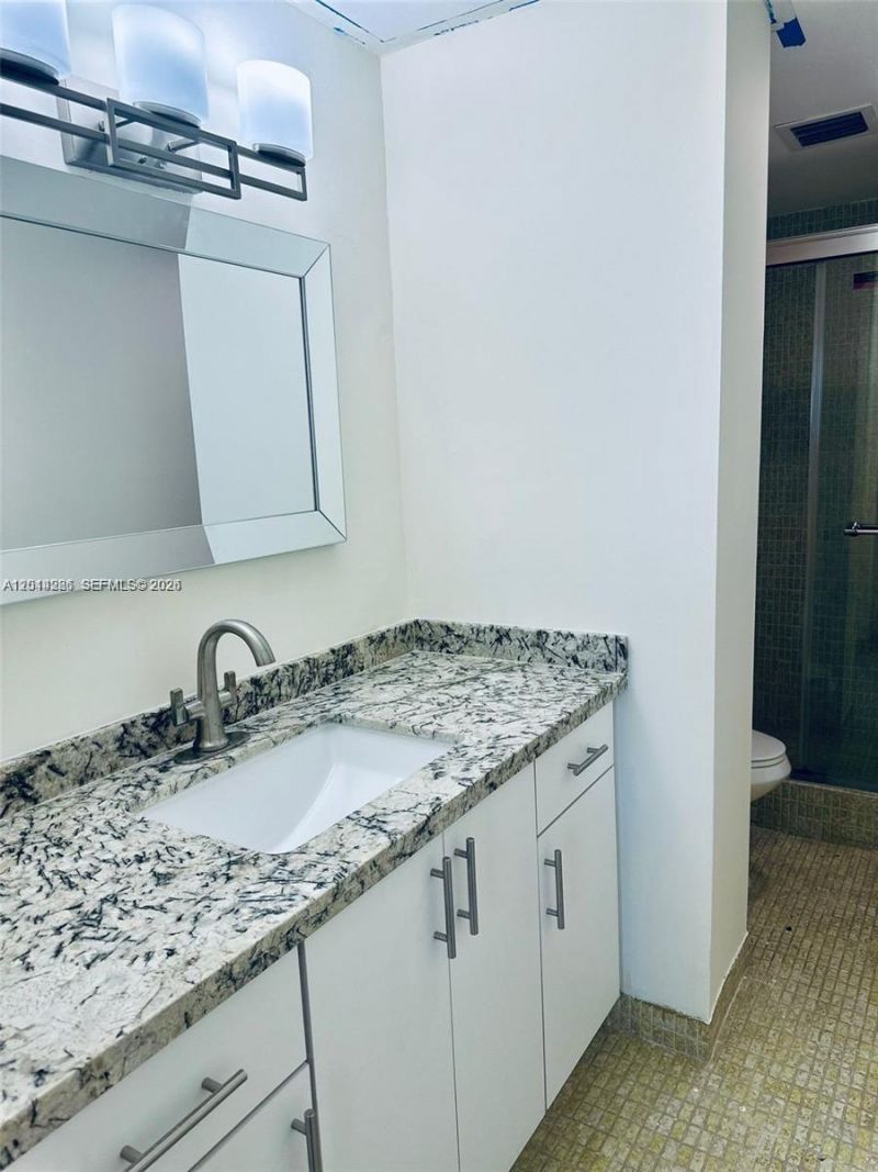 4200 Hillcrest Dr , Unit 503, Hollywood, FL 33021 Photo
