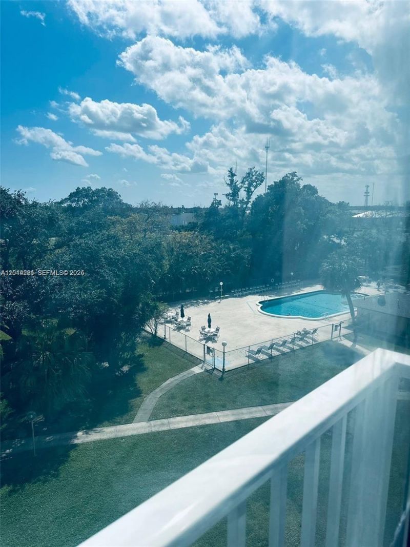 4200 Hillcrest Dr , Unit 503, Hollywood, FL 33021 Photo
